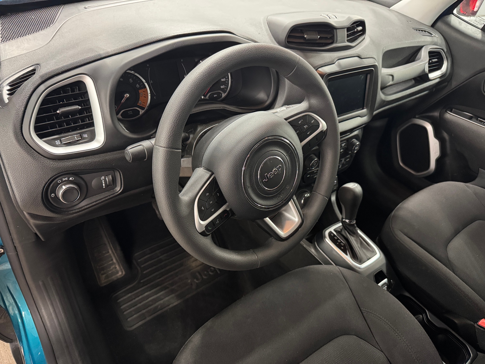 Thumbnail: 2021 Jeep Renegade - 3