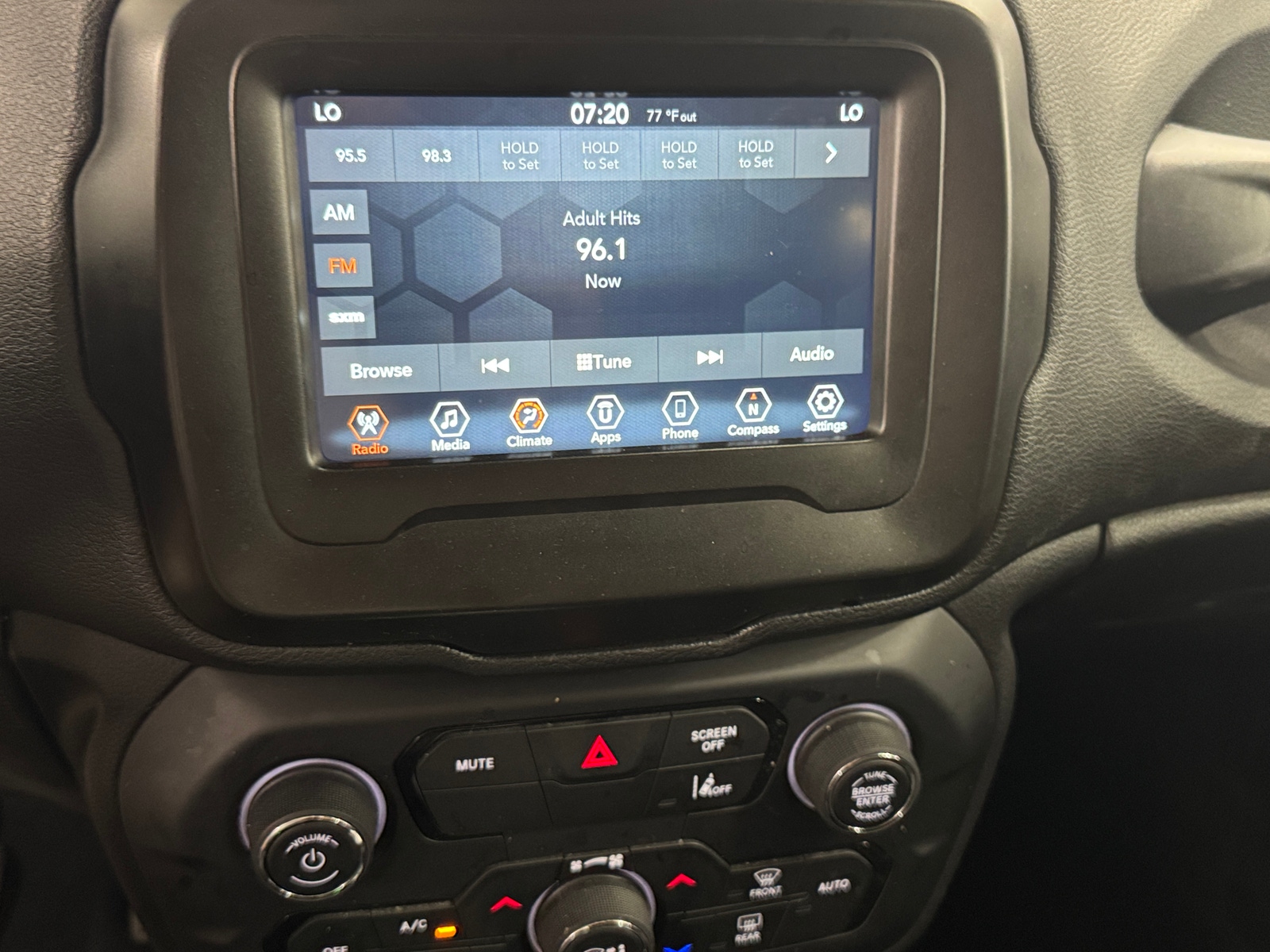 Thumbnail: 2021 Jeep Renegade - 4