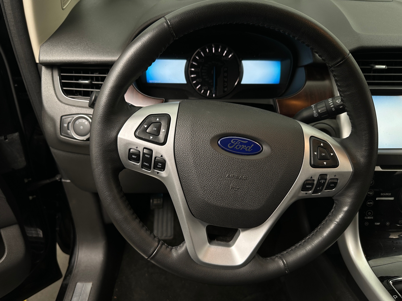 Thumbnail: 2011 Ford Edge - 4