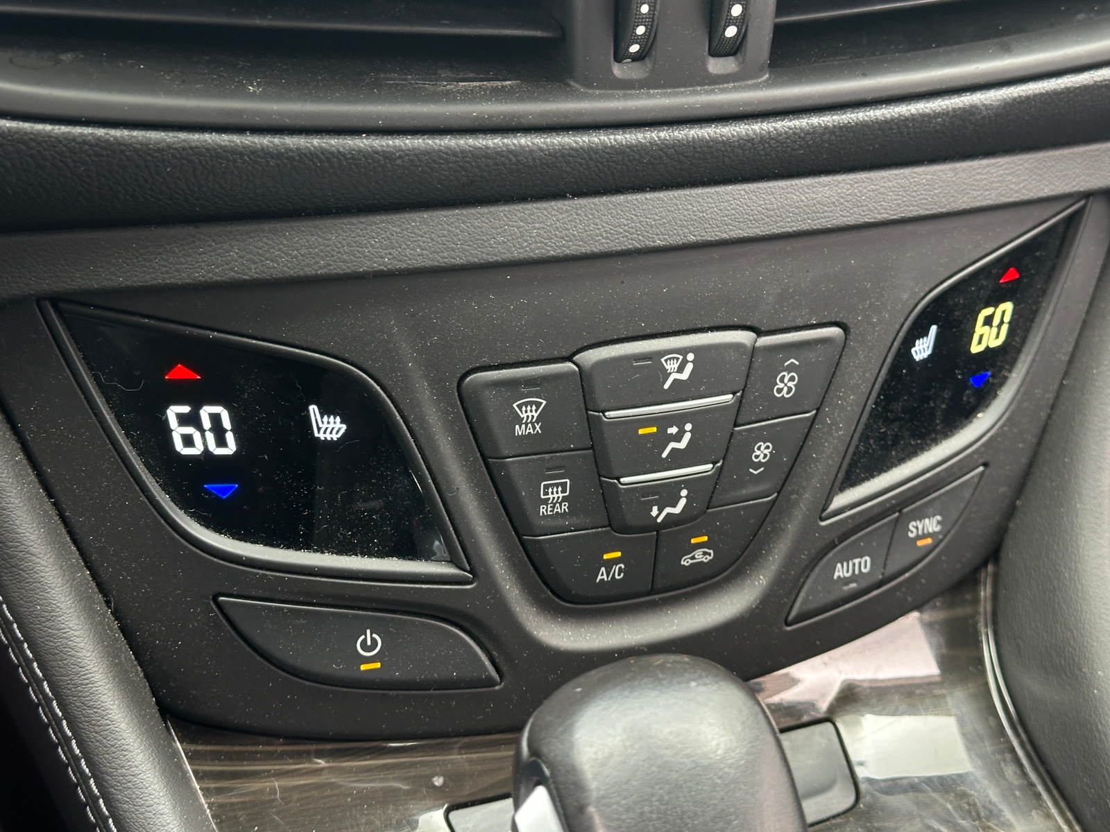 Thumbnail: 2019 Buick Envision - 3