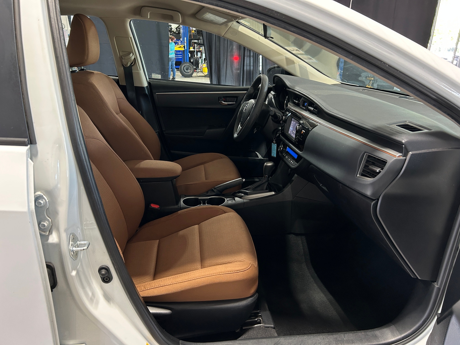 Thumbnail: 2015 Toyota Corolla - 2