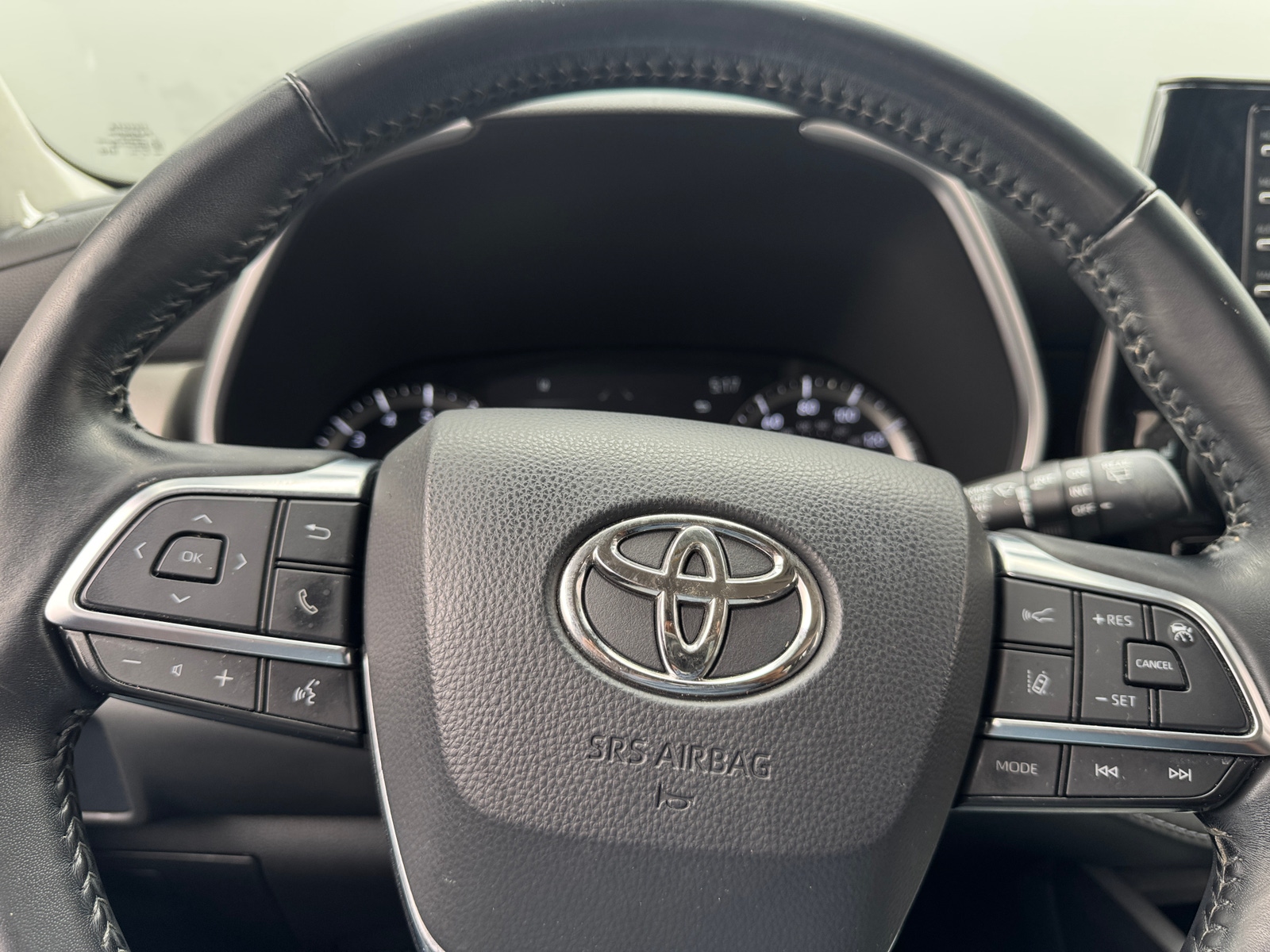 Thumbnail: 2021 Toyota Highlander - 4