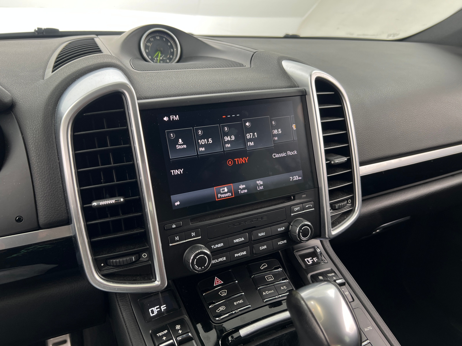 Thumbnail: 2017 Porsche Cayenne - 3