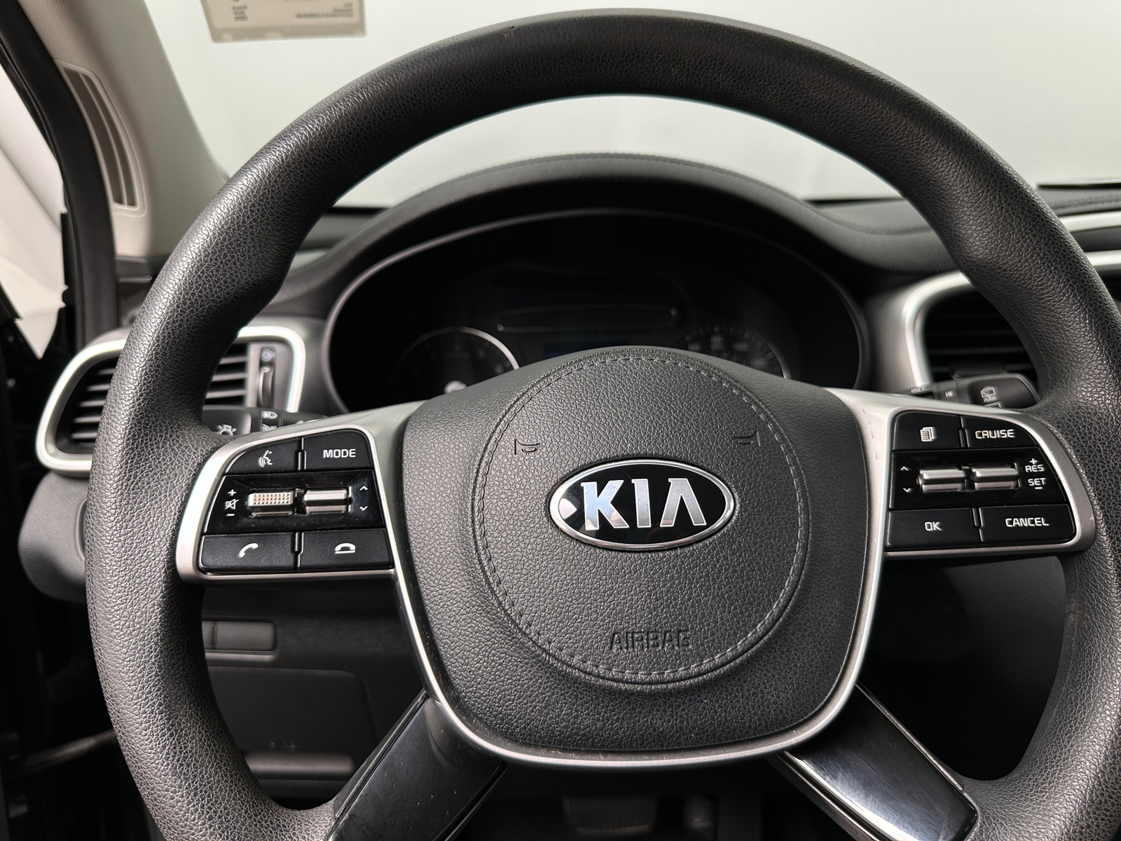Thumbnail: 2020 Kia Sorento - 5