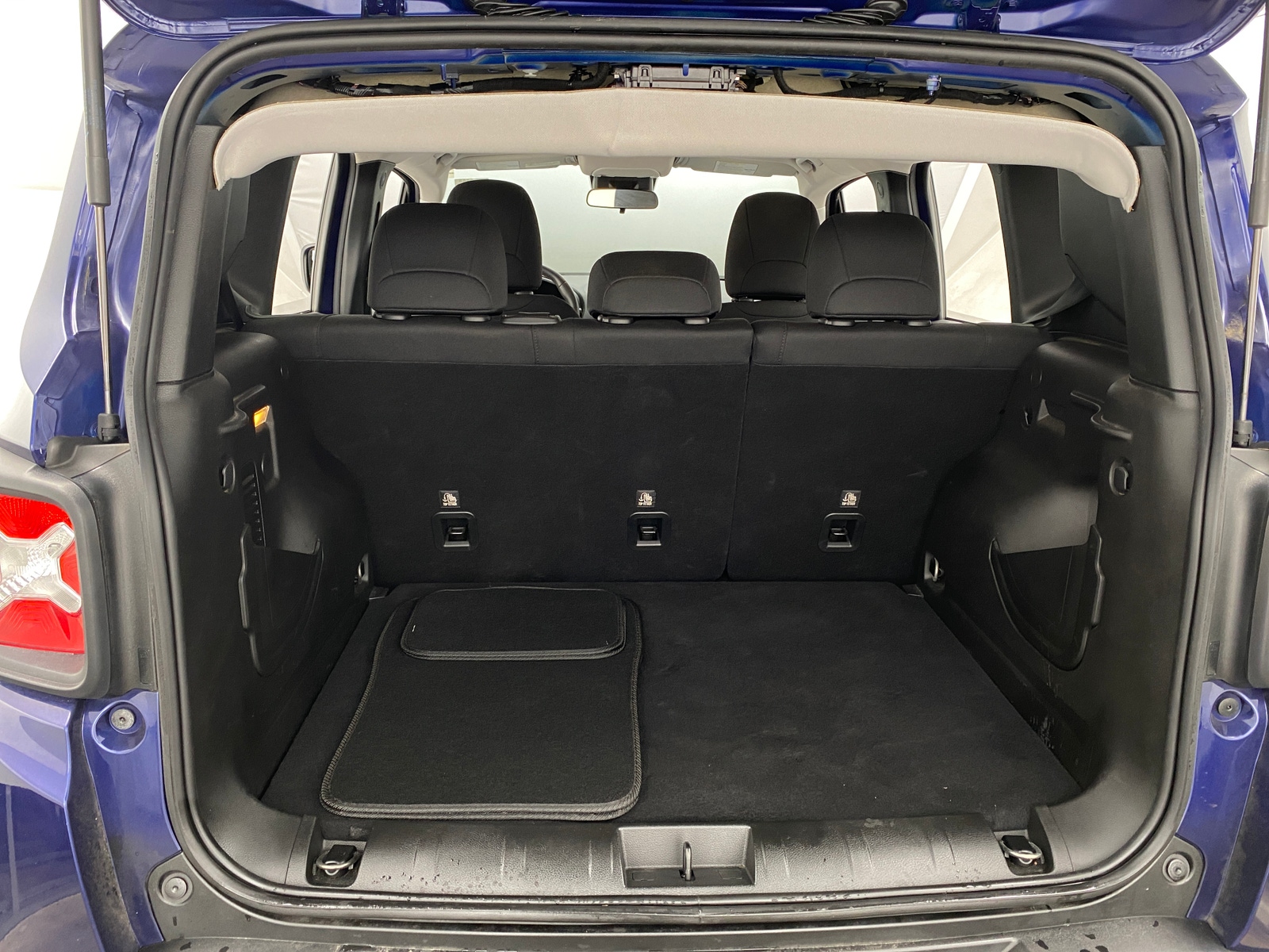 Thumbnail: 2021 Jeep Renegade - 7