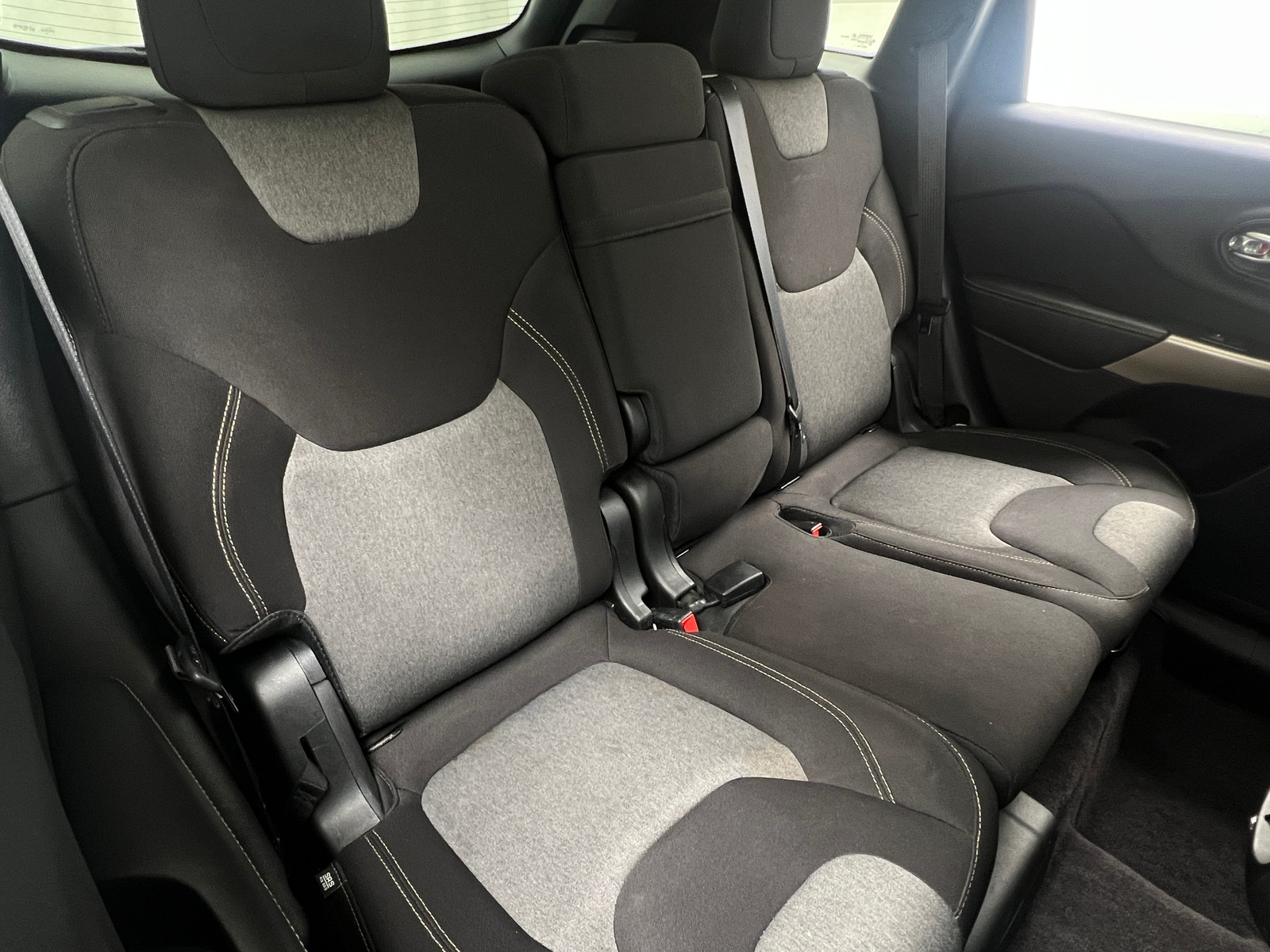 Thumbnail: 2017 Jeep Cherokee - 6