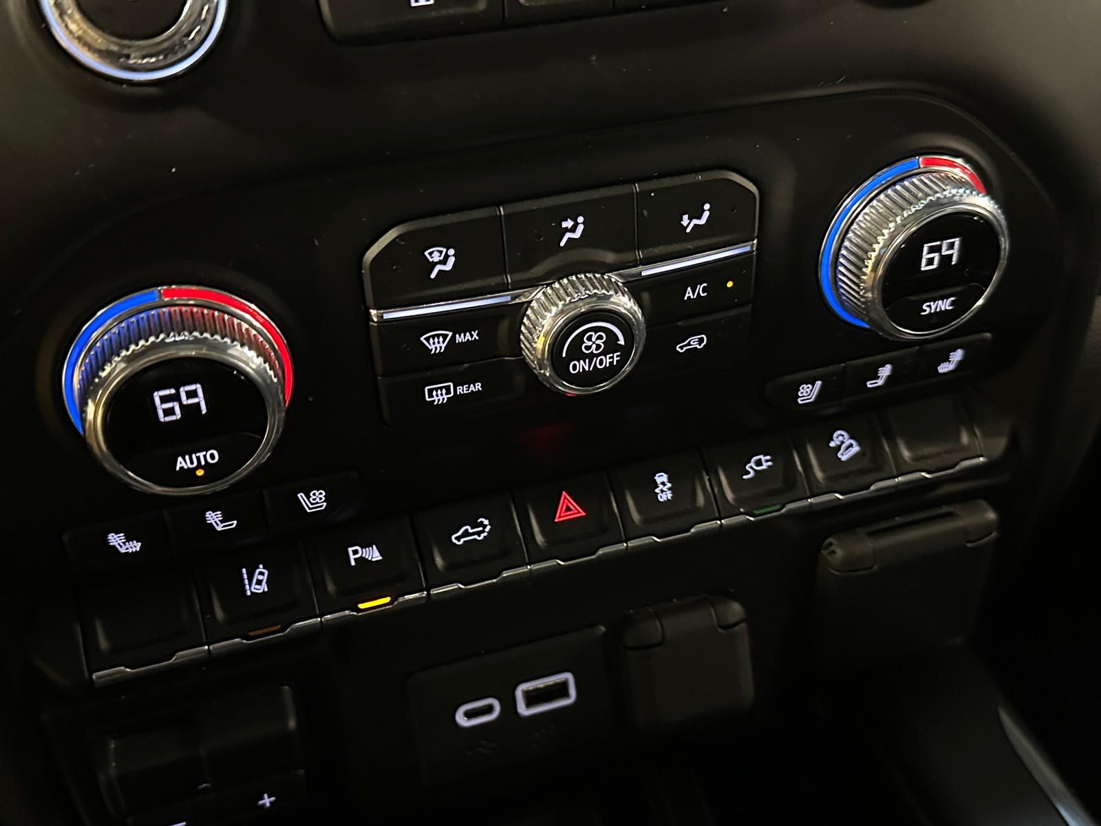 Thumbnail: 2022 GMC Sierra 3500 - 3