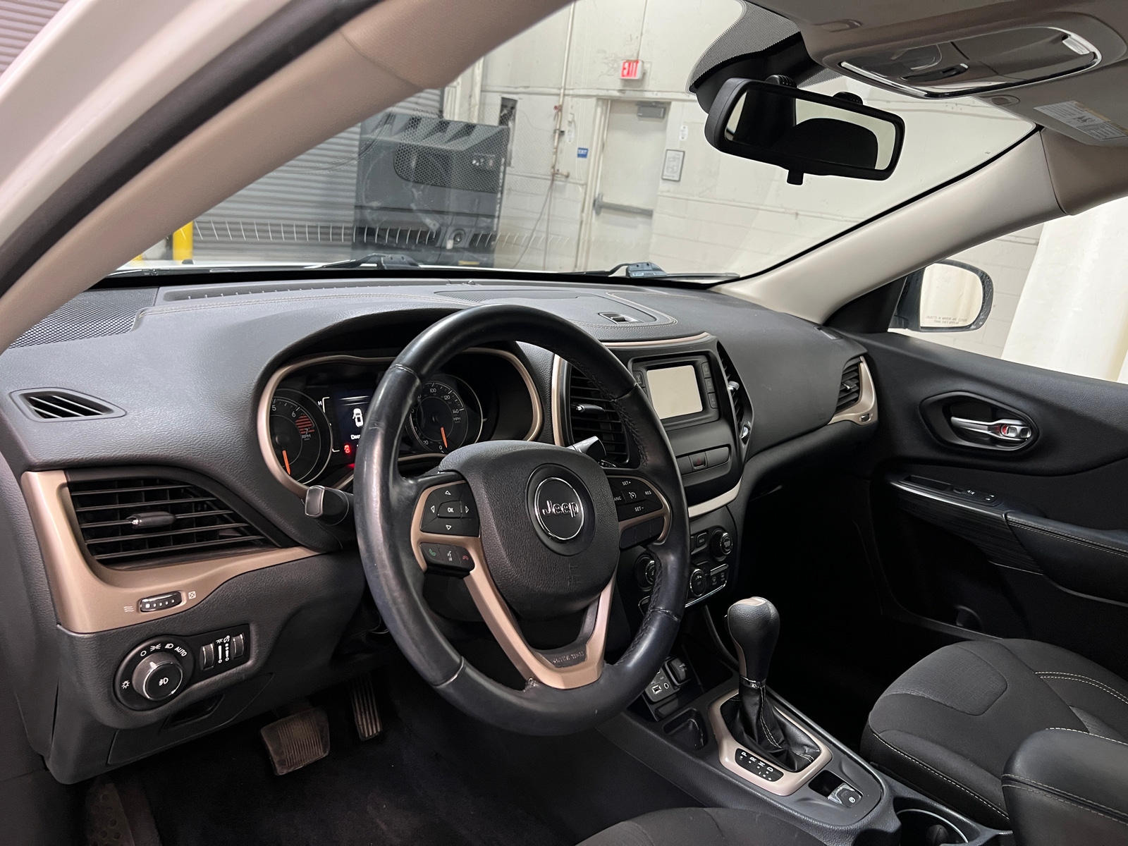 Thumbnail: 2016 Jeep Cherokee - 3