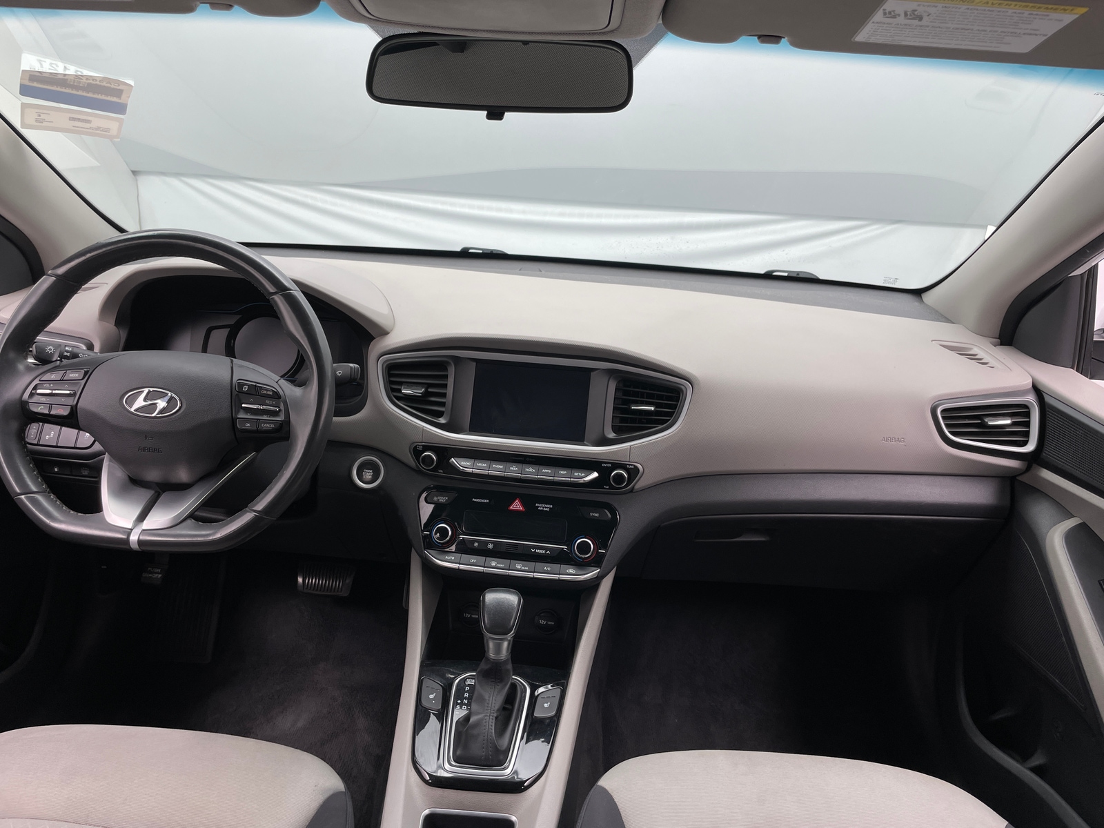 Thumbnail: 2017 Hyundai Ioniq - 3