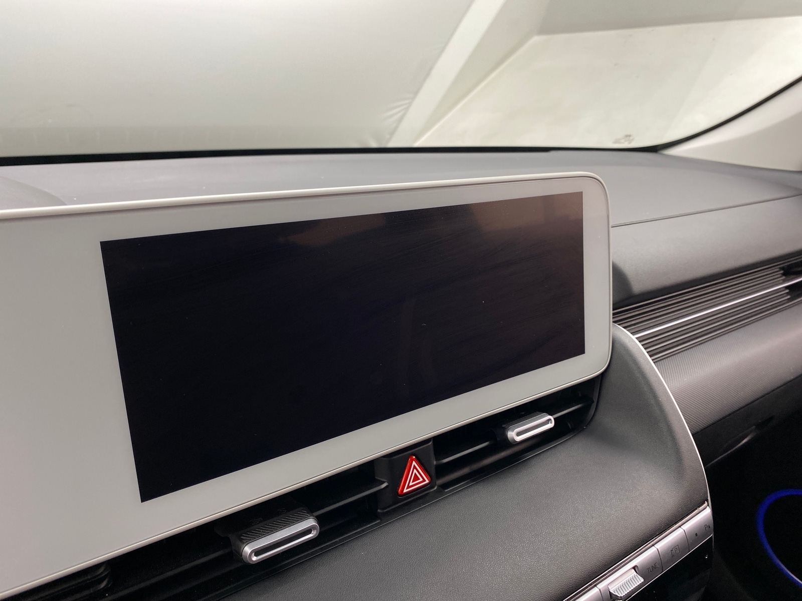 Thumbnail: 2024 Hyundai Ioniq 5 - 3