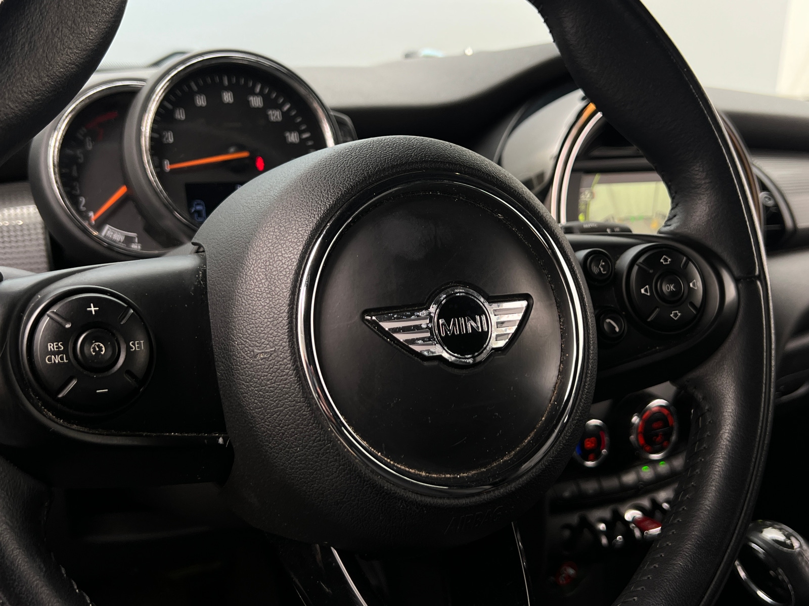 Thumbnail: 2018 MINI Cooper Convertible - 4