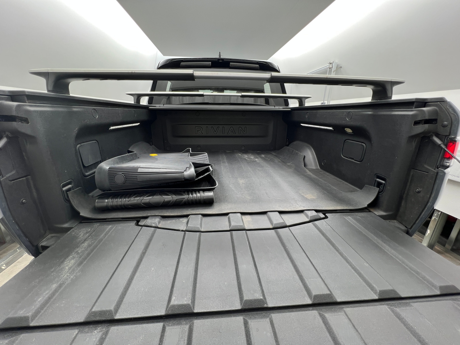 Thumbnail: 2022 Rivian R1T - 6