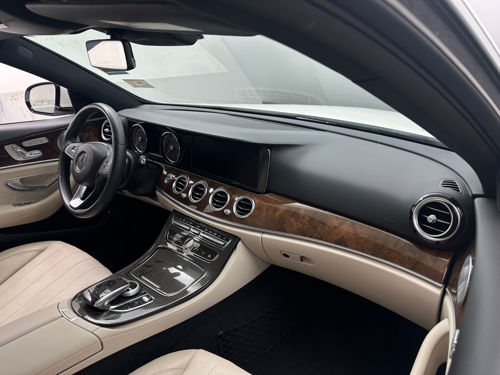 Thumbnail: 2018 Mercedes-Benz E-Class - 2