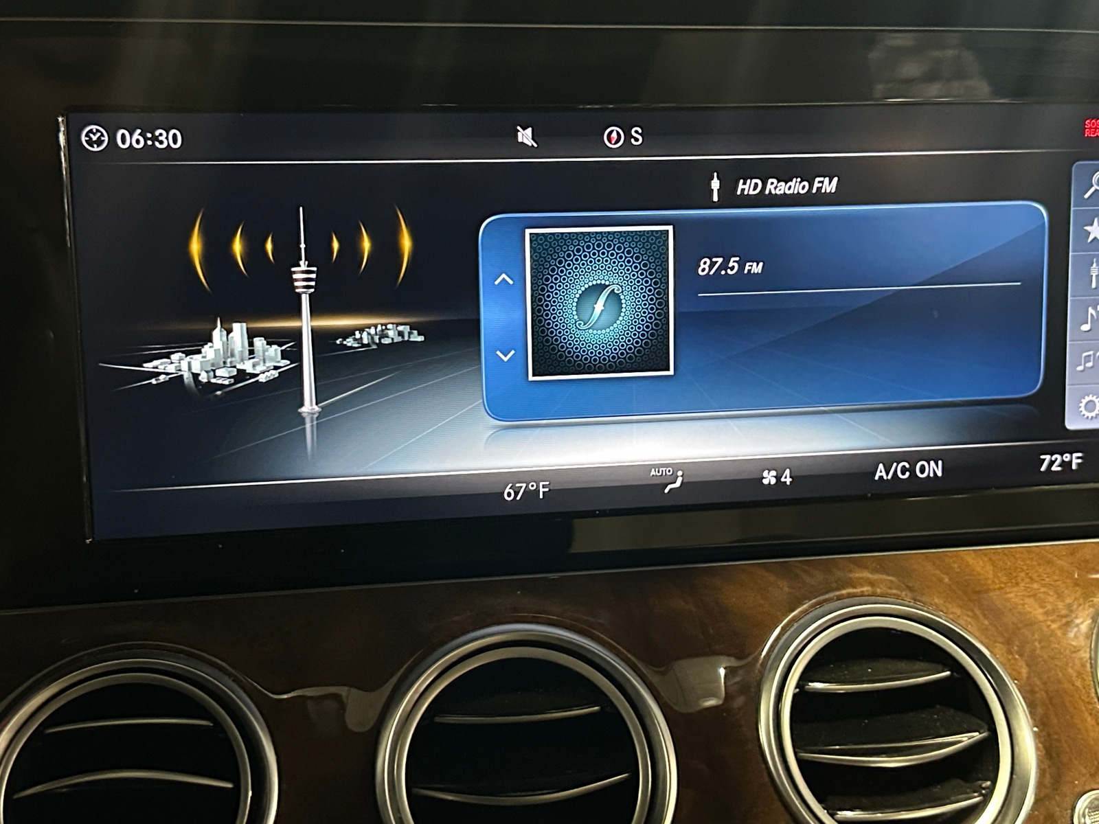 Thumbnail: 2018 Mercedes-Benz E-Class - 3