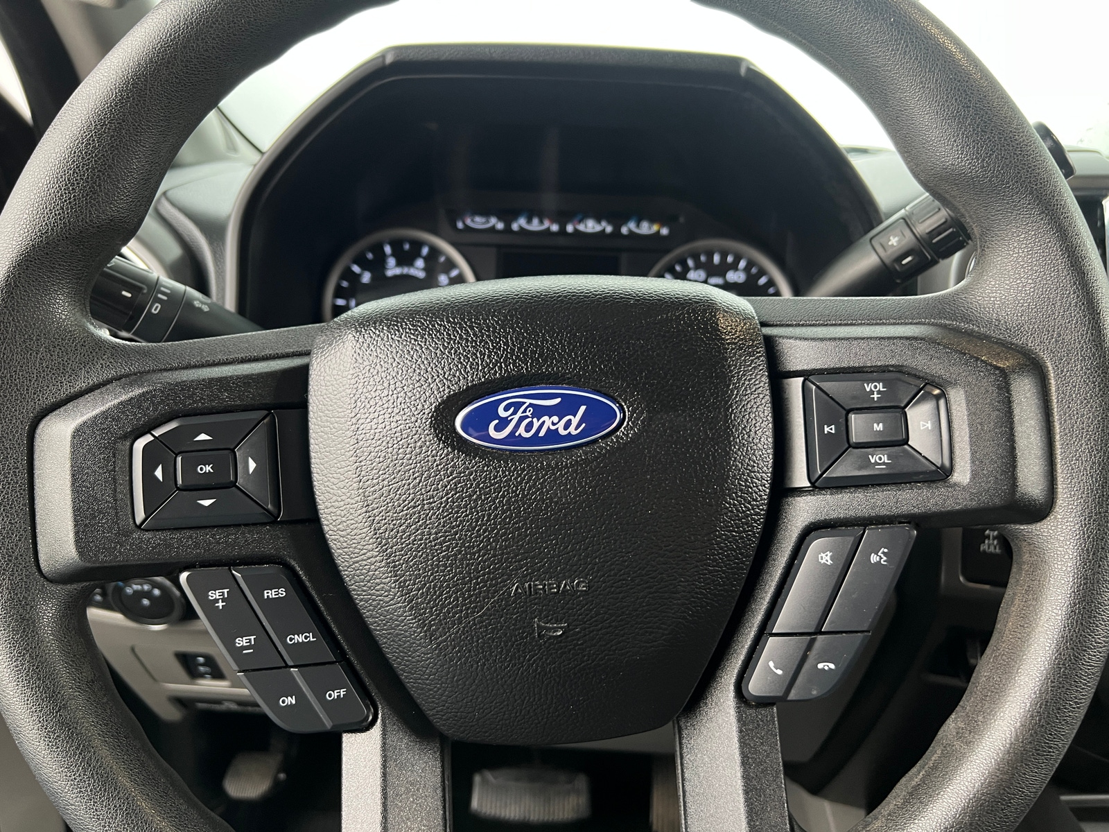 Thumbnail: 2017 Ford Econoline - 5