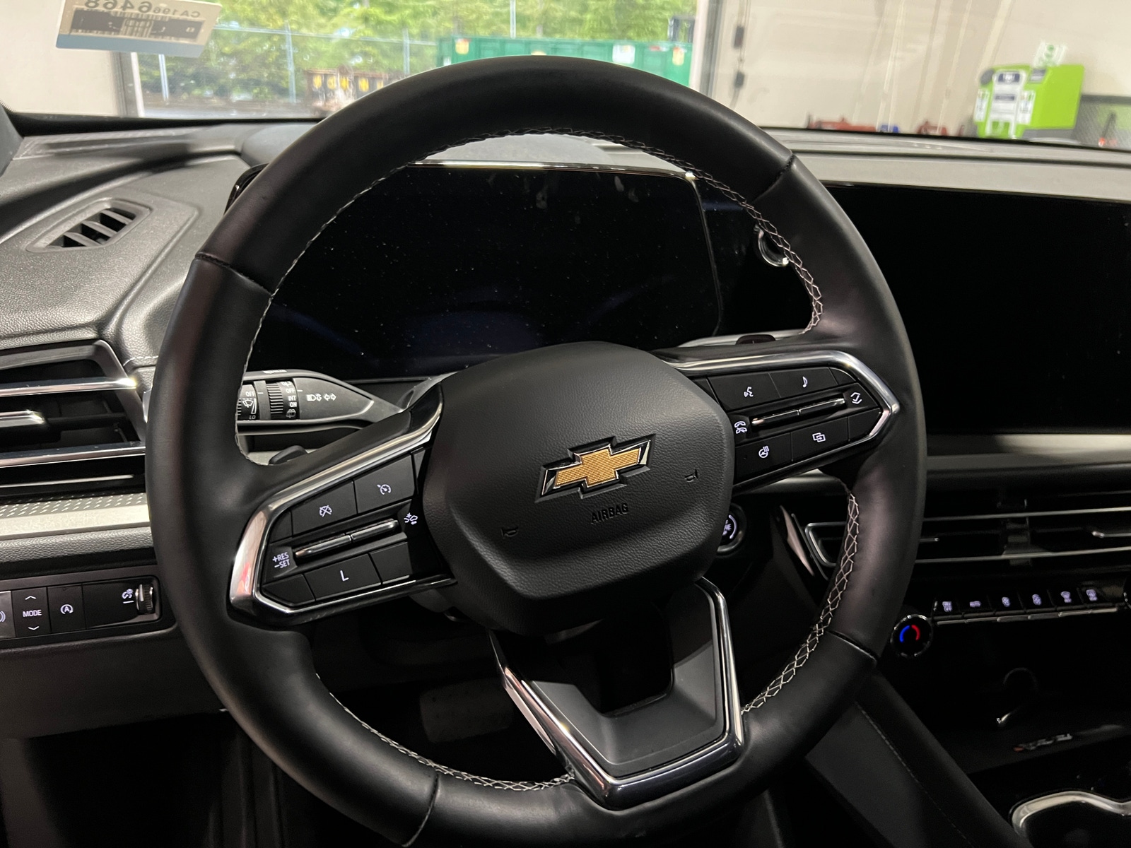 Thumbnail: 2025 Chevrolet Traverse - 5