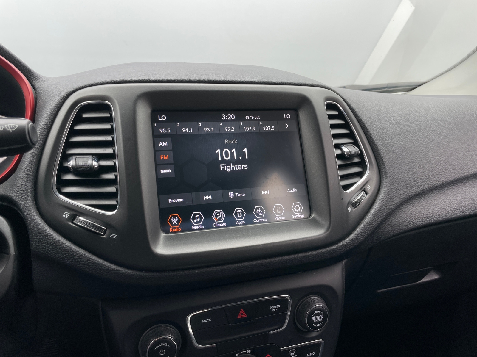 Thumbnail: 2019 Jeep Compass - 4