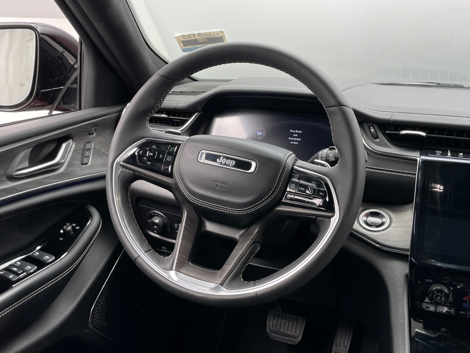 Thumbnail: 2024 Jeep Grand Cherokee L - 4