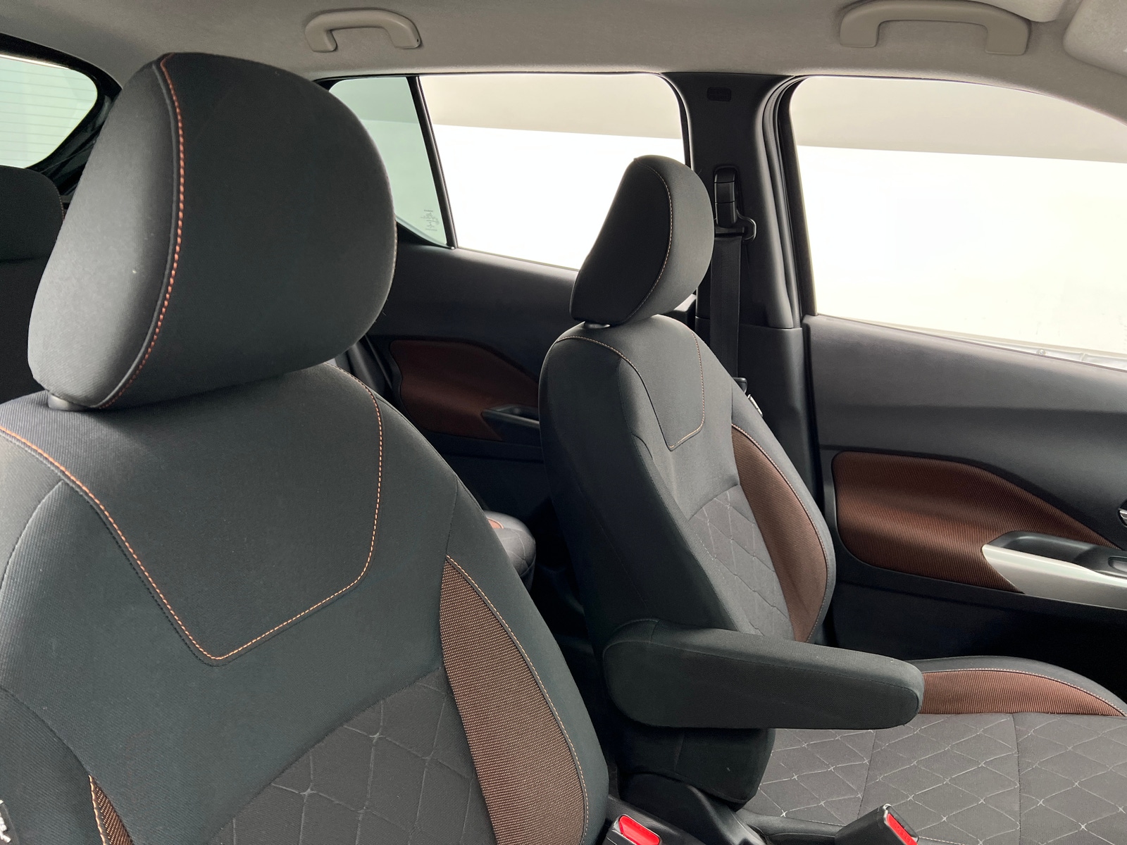 Thumbnail: 2019 Nissan Kicks - 2