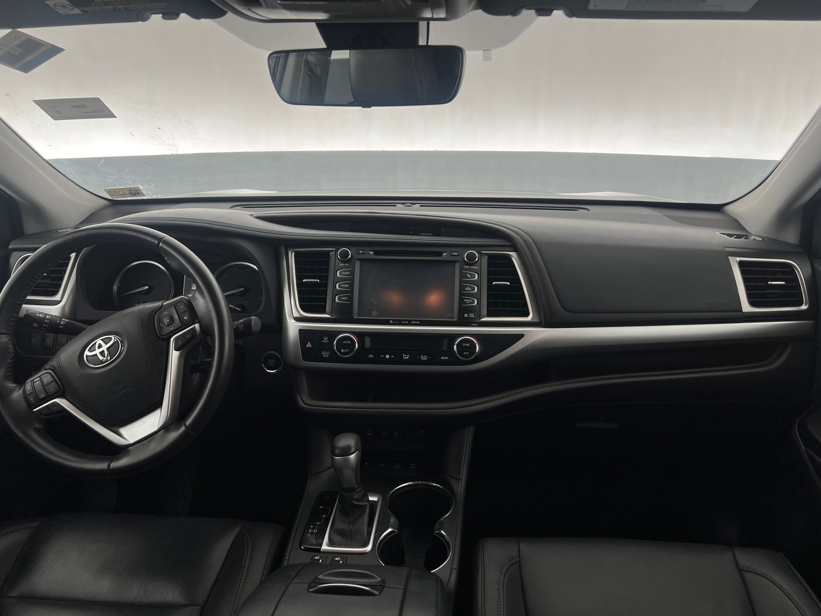 Thumbnail: 2019 Toyota Highlander - 2