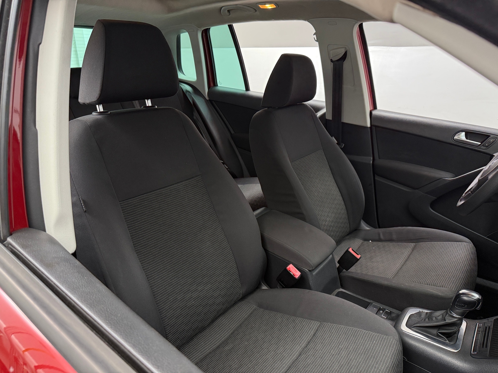 Thumbnail: 2012 Volkswagen Tiguan - 2