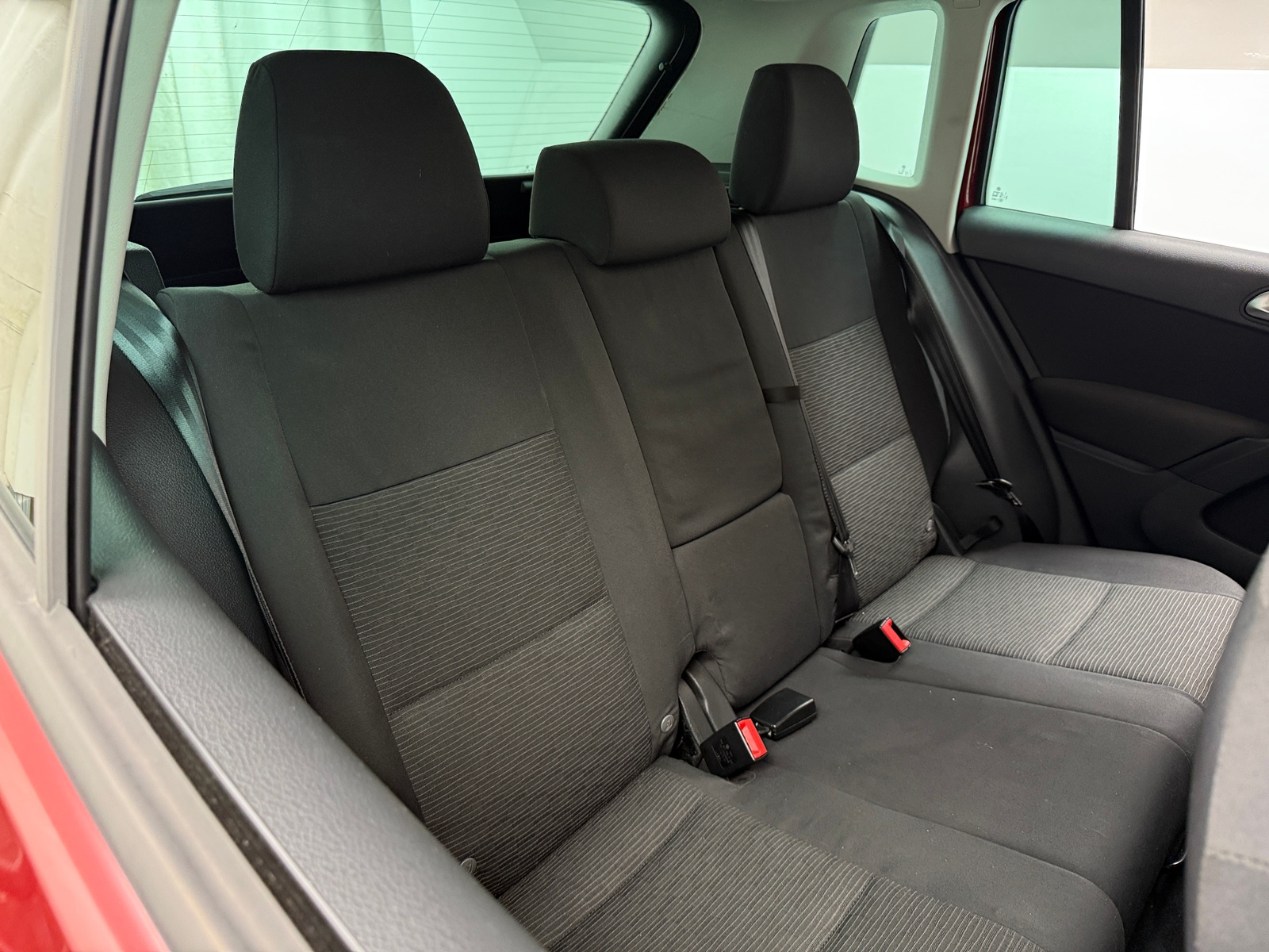 Thumbnail: 2012 Volkswagen Tiguan - 6
