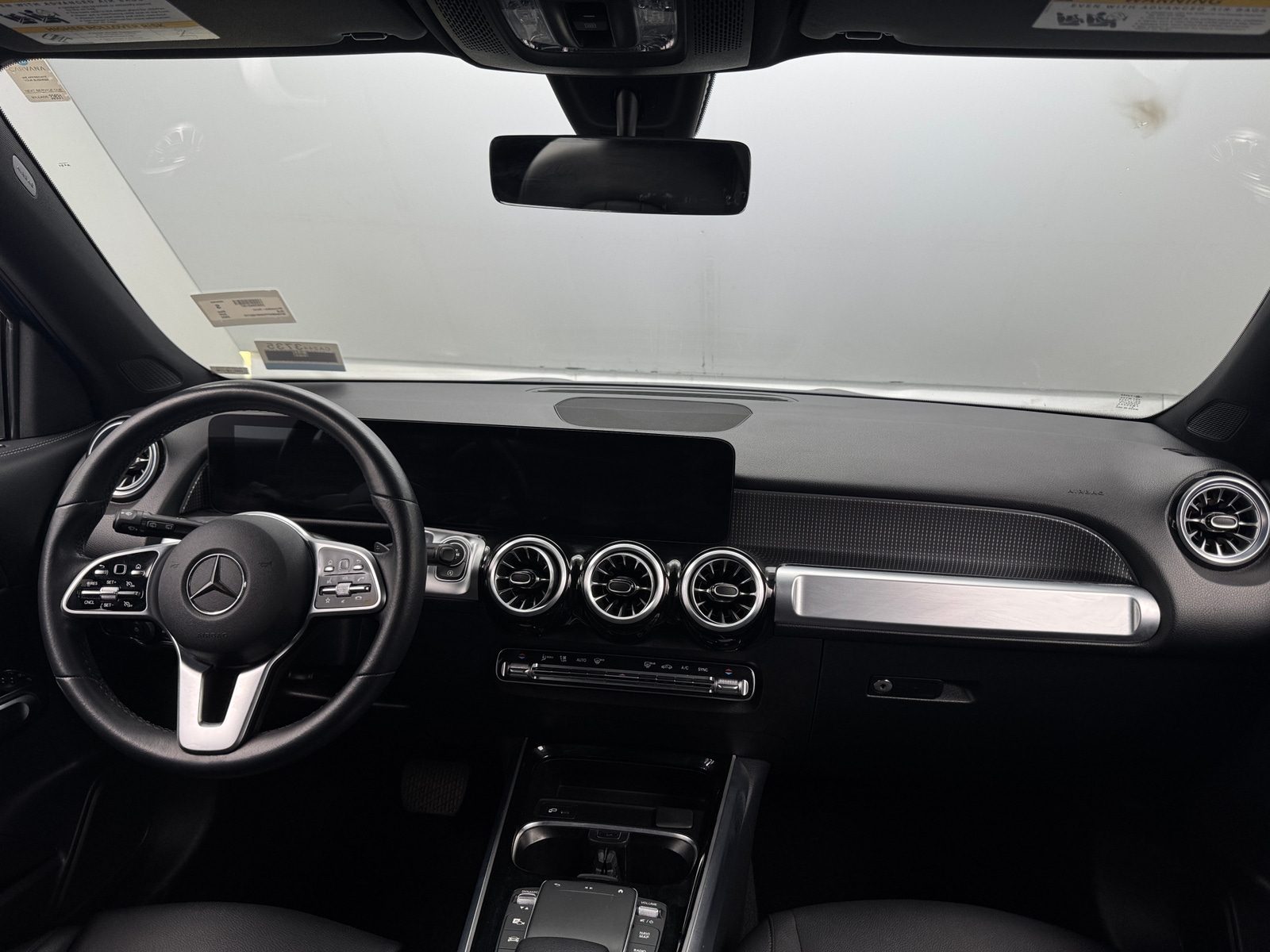 Thumbnail: 2022 Mercedes-Benz GLB - 3