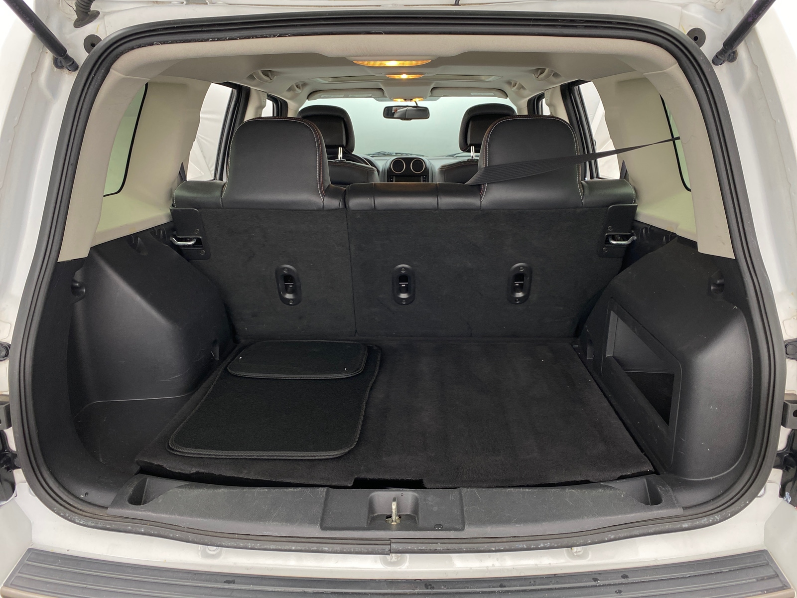 Thumbnail: 2016 Jeep Patriot - 7