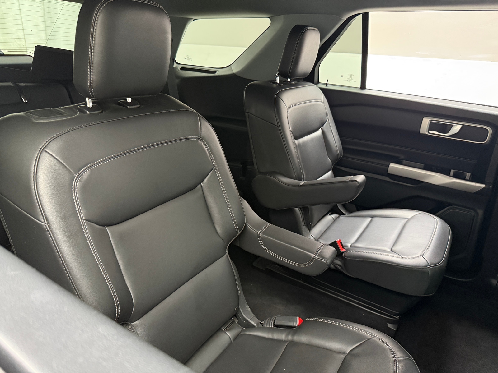 Thumbnail: 2022 Ford Explorer - 6