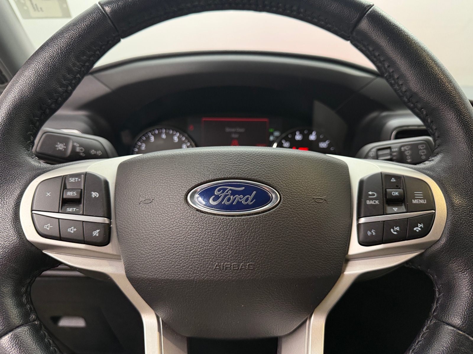 Thumbnail: 2022 Ford Explorer - 5
