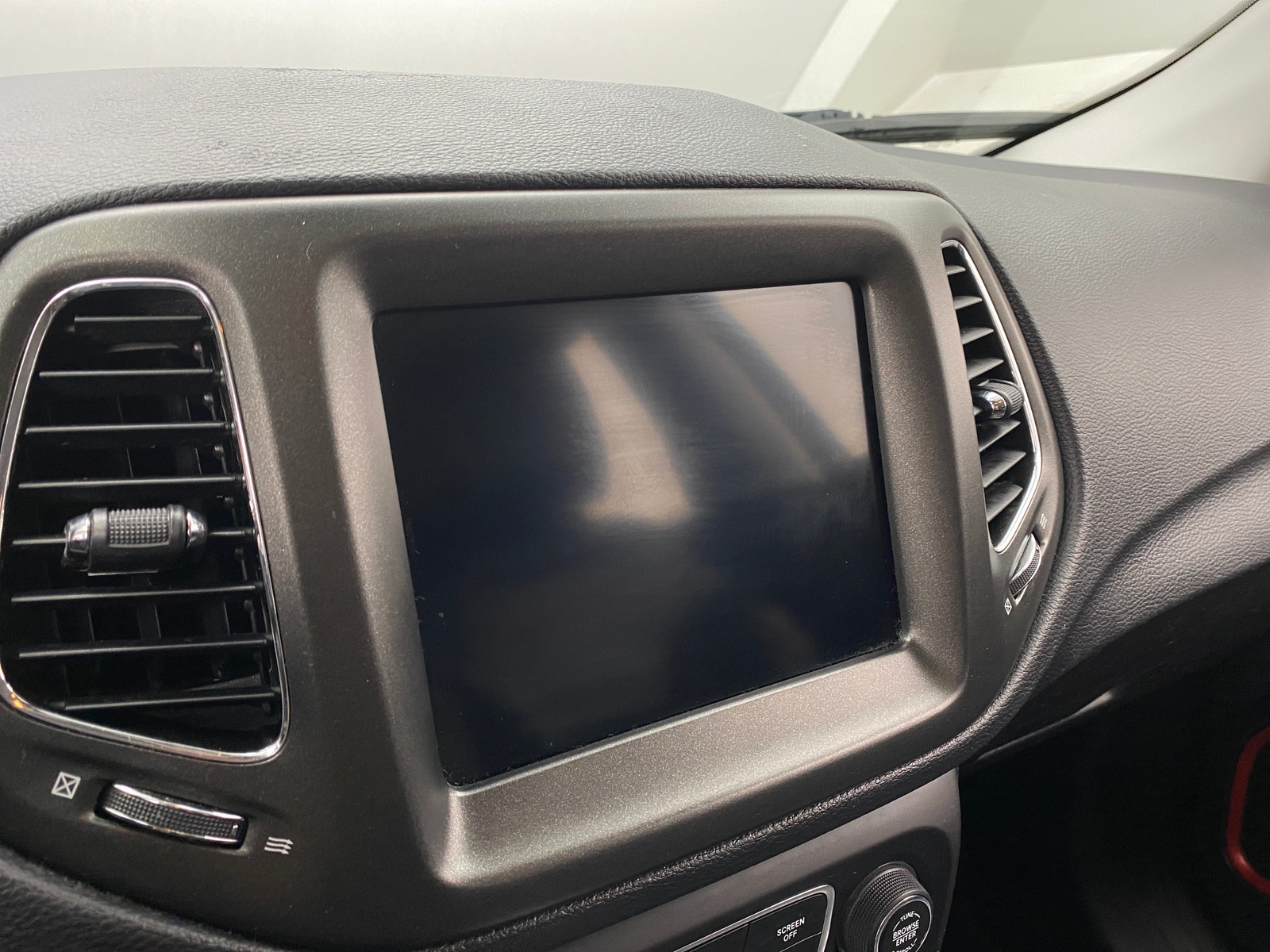 Thumbnail: 2019 Jeep Compass - 3