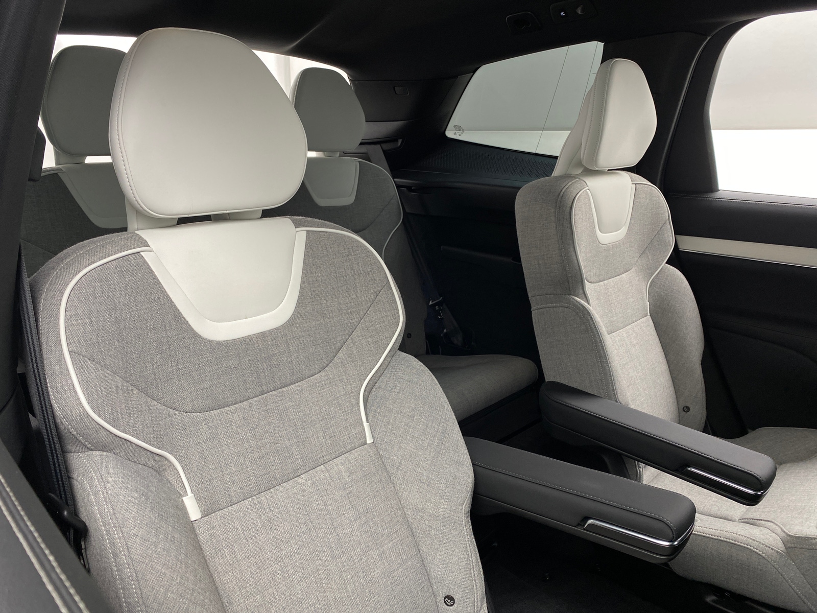 Thumbnail: 2025 Volvo EX90 - 5