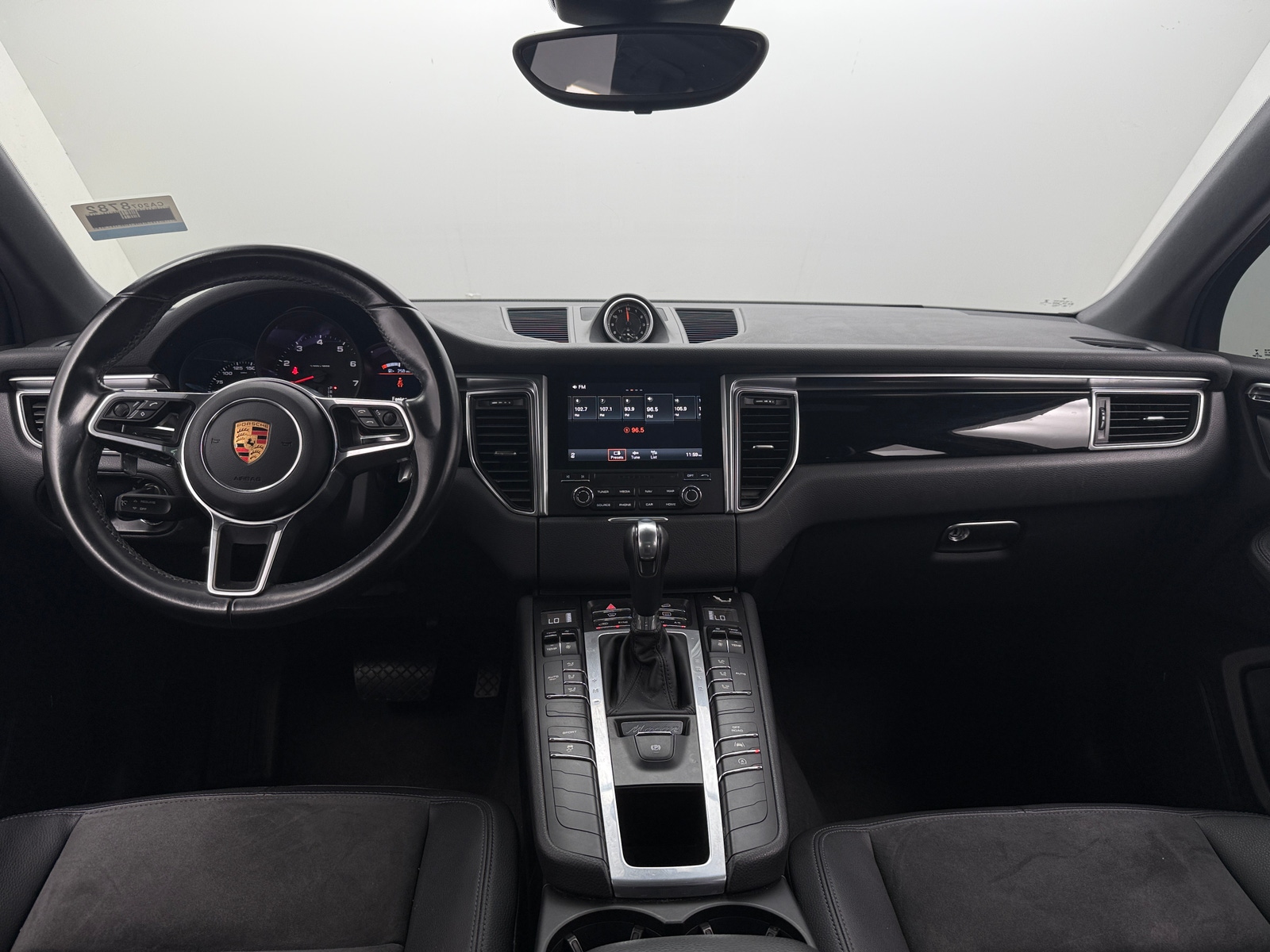 Thumbnail: 2018 Porsche Macan - 2