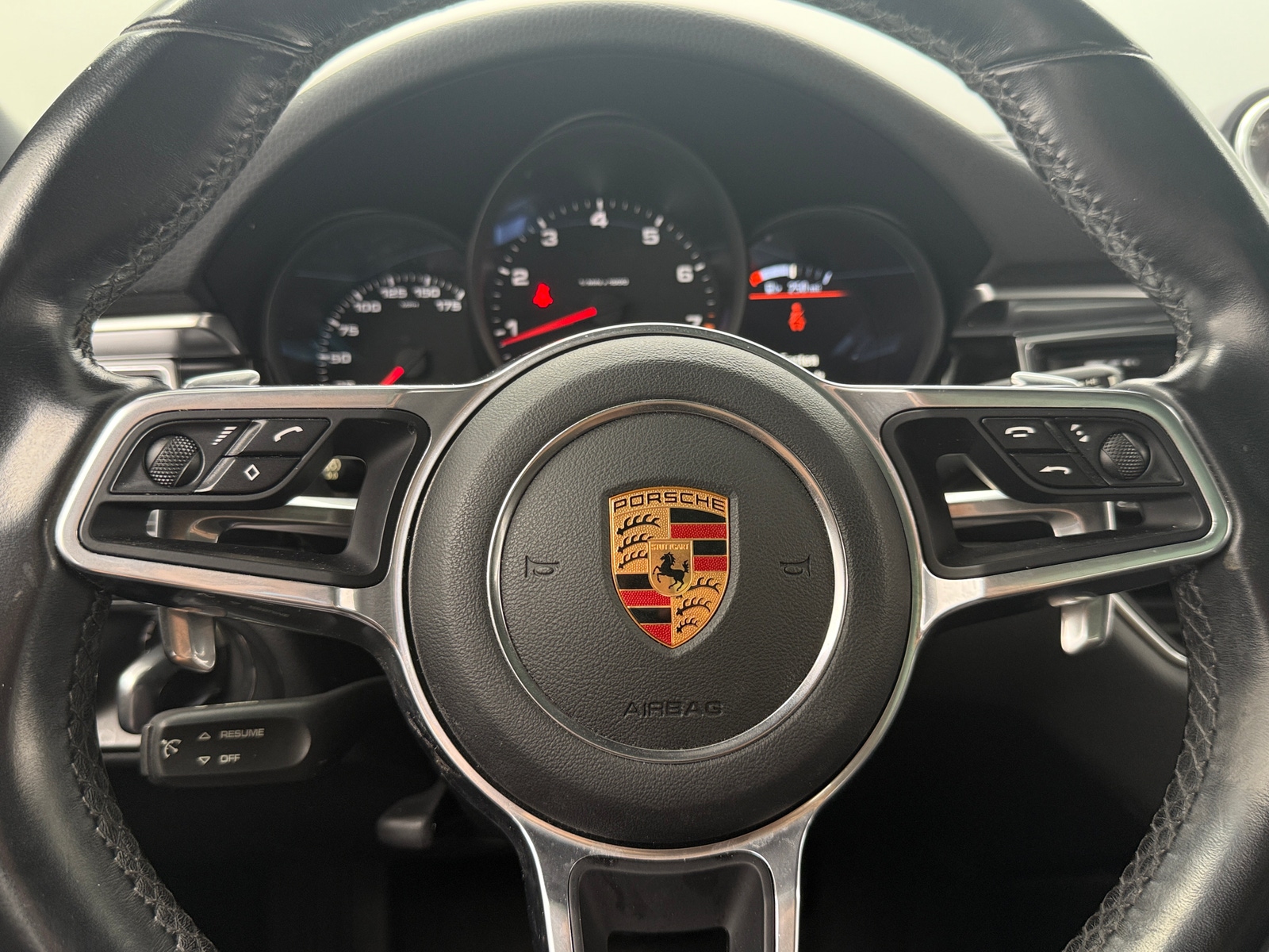 Thumbnail: 2018 Porsche Macan - 4