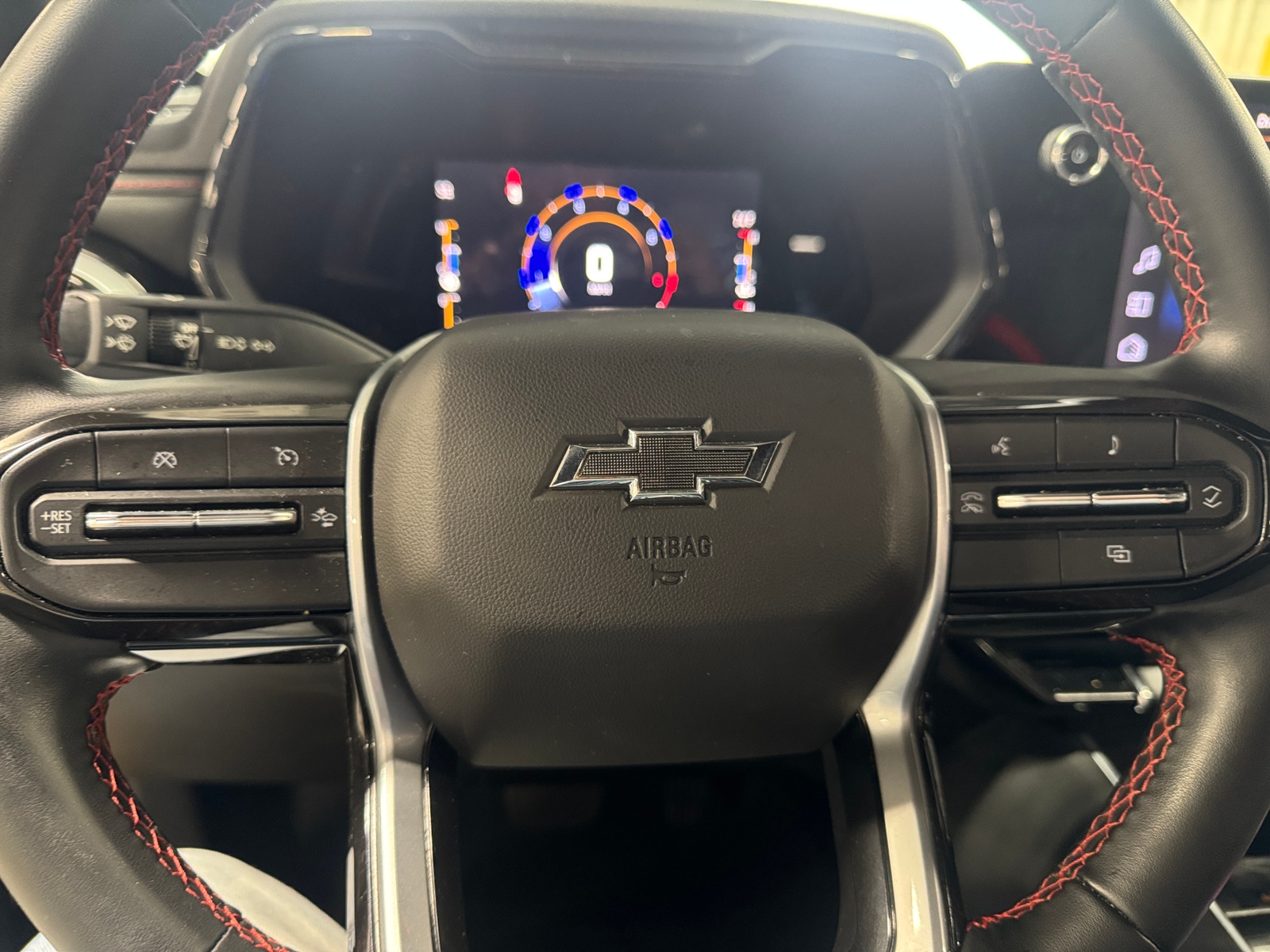 Thumbnail: 2023 Chevrolet Colorado - 4