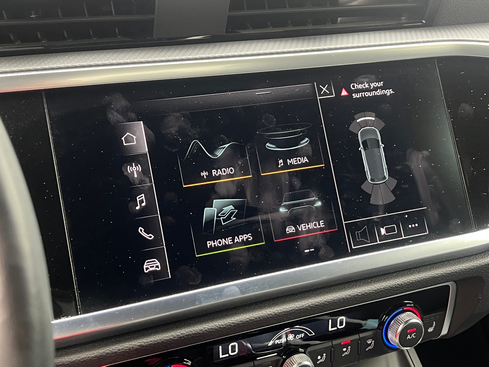 Thumbnail: 2020 Audi Q3 - 3