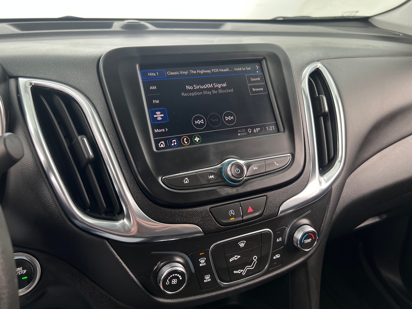 Thumbnail: 2023 Chevrolet Equinox - 4