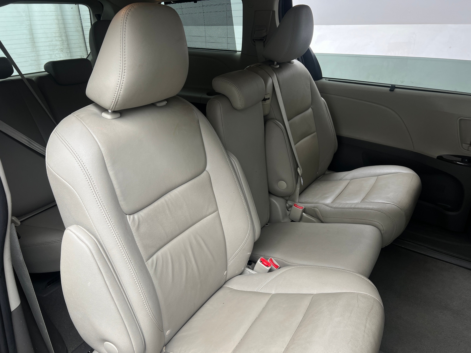 Thumbnail: 2020 Toyota Sienna - 5