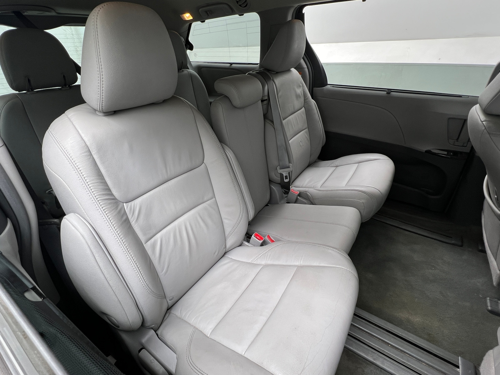 Thumbnail: 2017 Toyota Sienna - 5