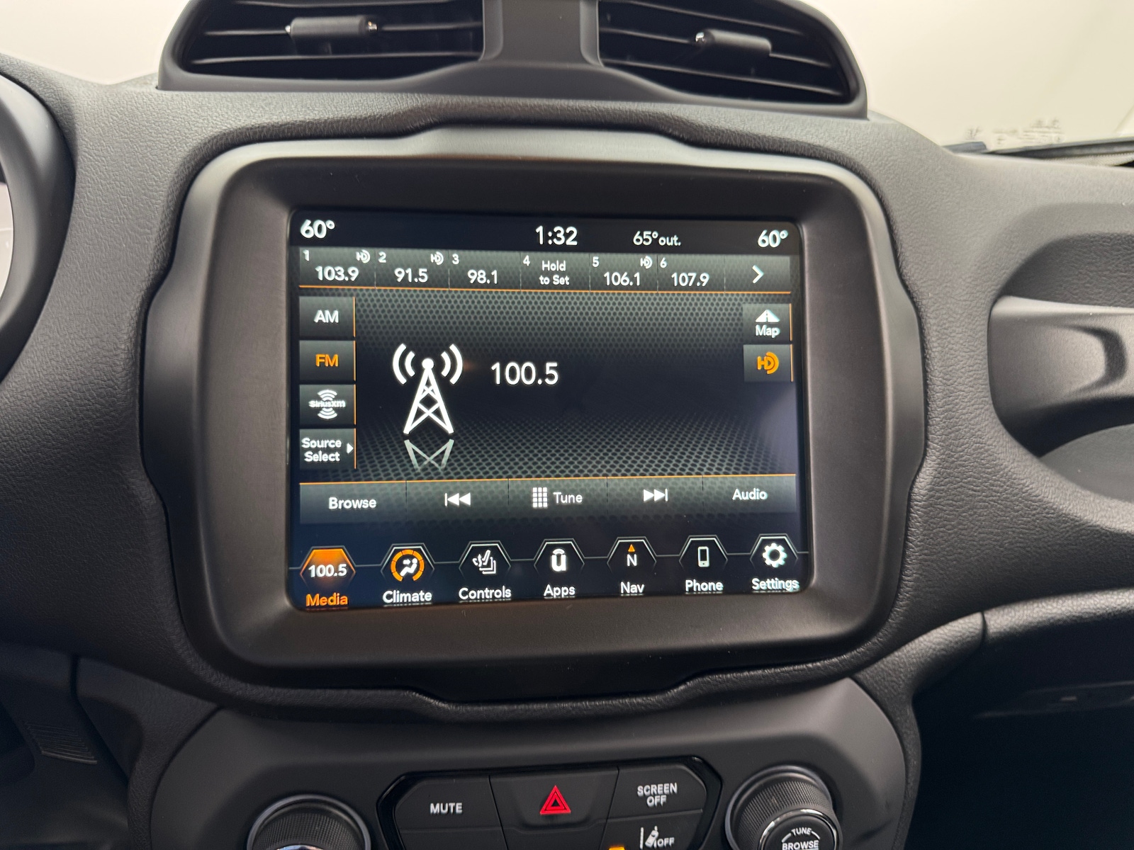 Thumbnail: 2023 Jeep Renegade - 3