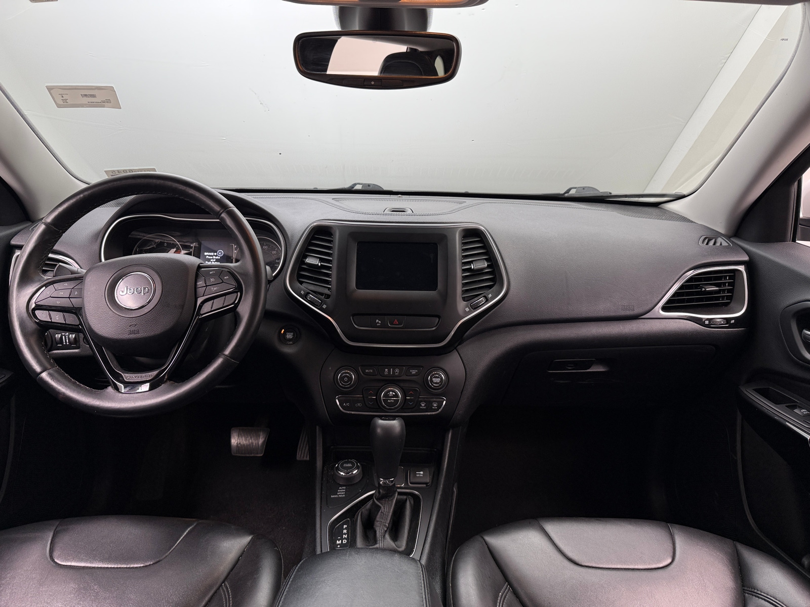 Thumbnail: 2019 Jeep Cherokee - 3