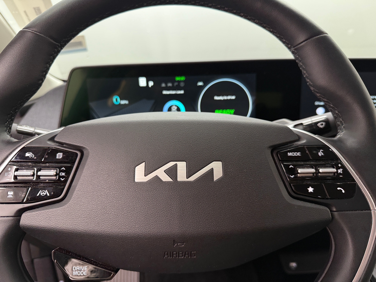 Thumbnail: 2022 Kia EV6 - 4