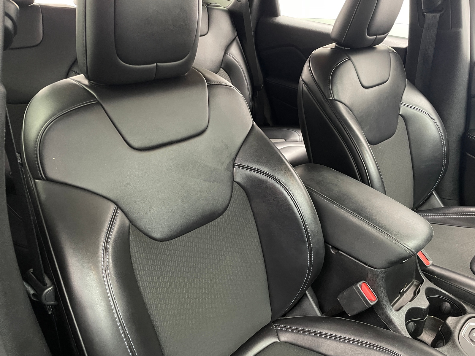 Thumbnail: 2019 Jeep Cherokee - 2