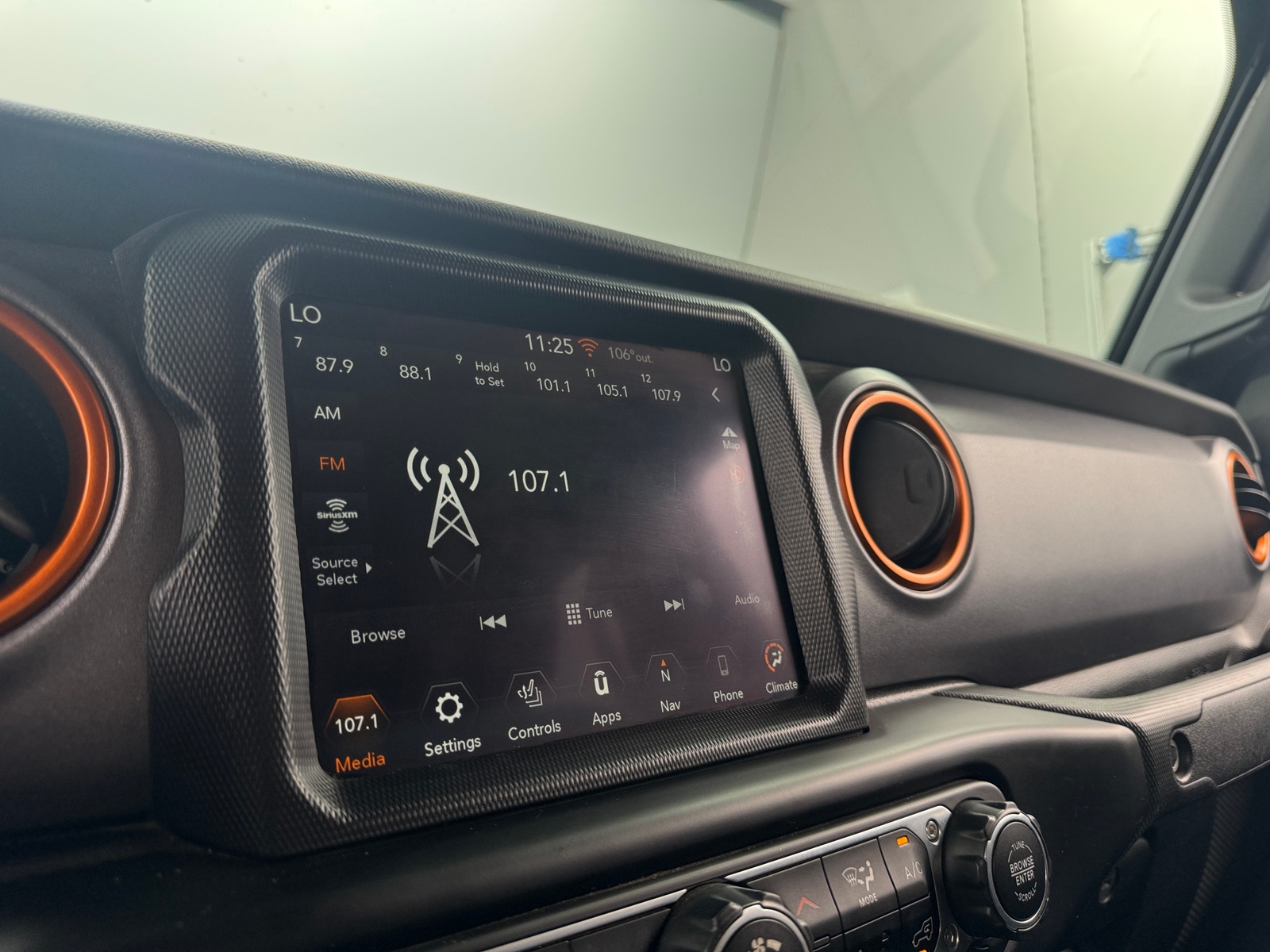 Thumbnail: 2021 Jeep Gladiator - 4