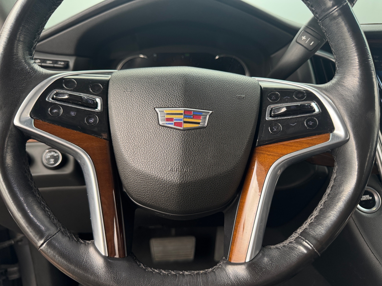 Thumbnail: 2019 Cadillac Escalade - 4