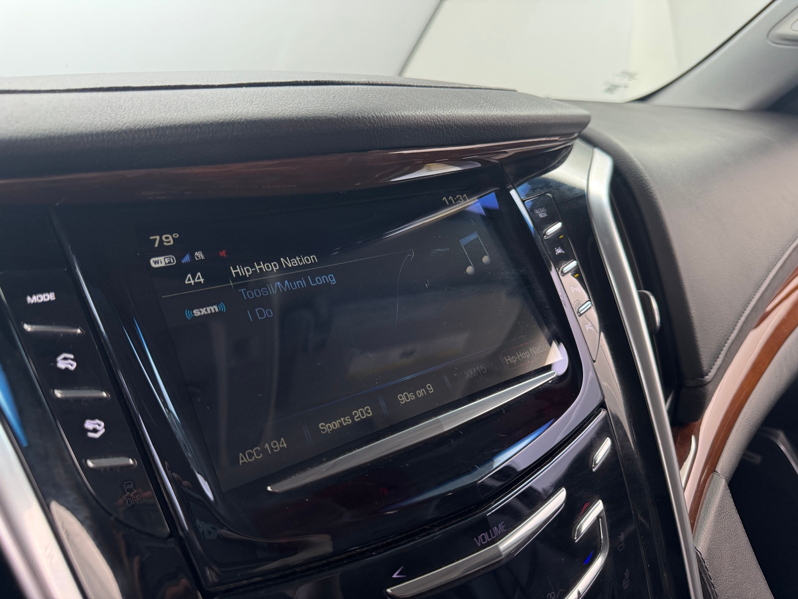 Thumbnail: 2019 Cadillac Escalade - 3