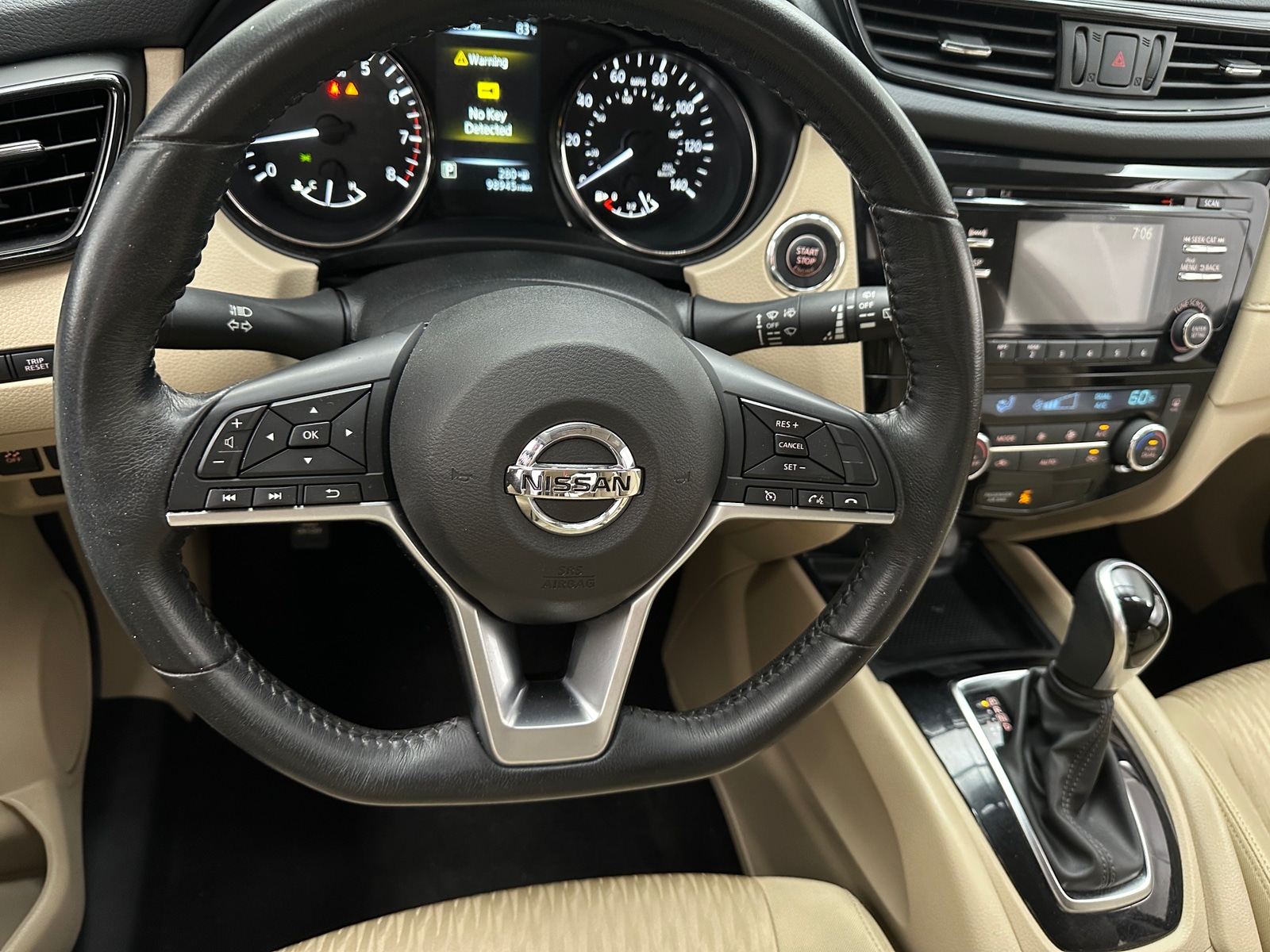 Thumbnail: 2017 Nissan Rogue - 5