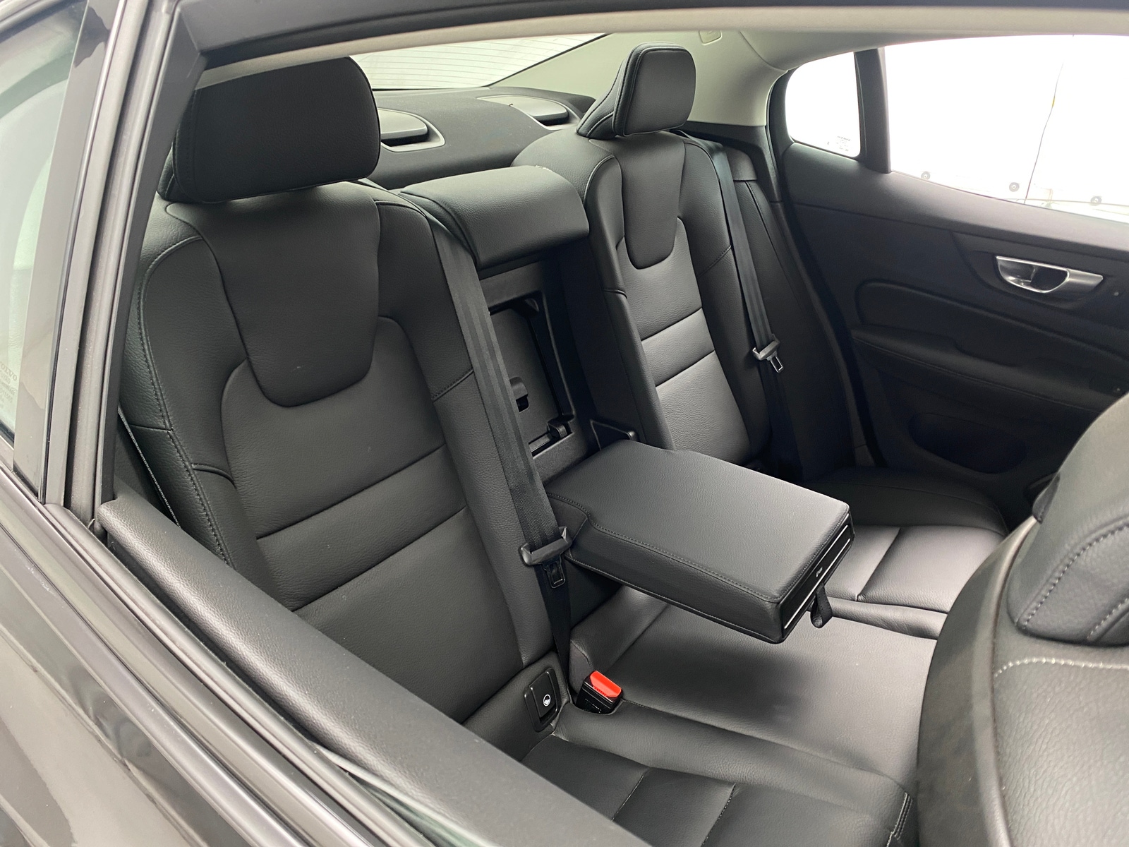 Thumbnail: 2025 Volvo S60 - 5