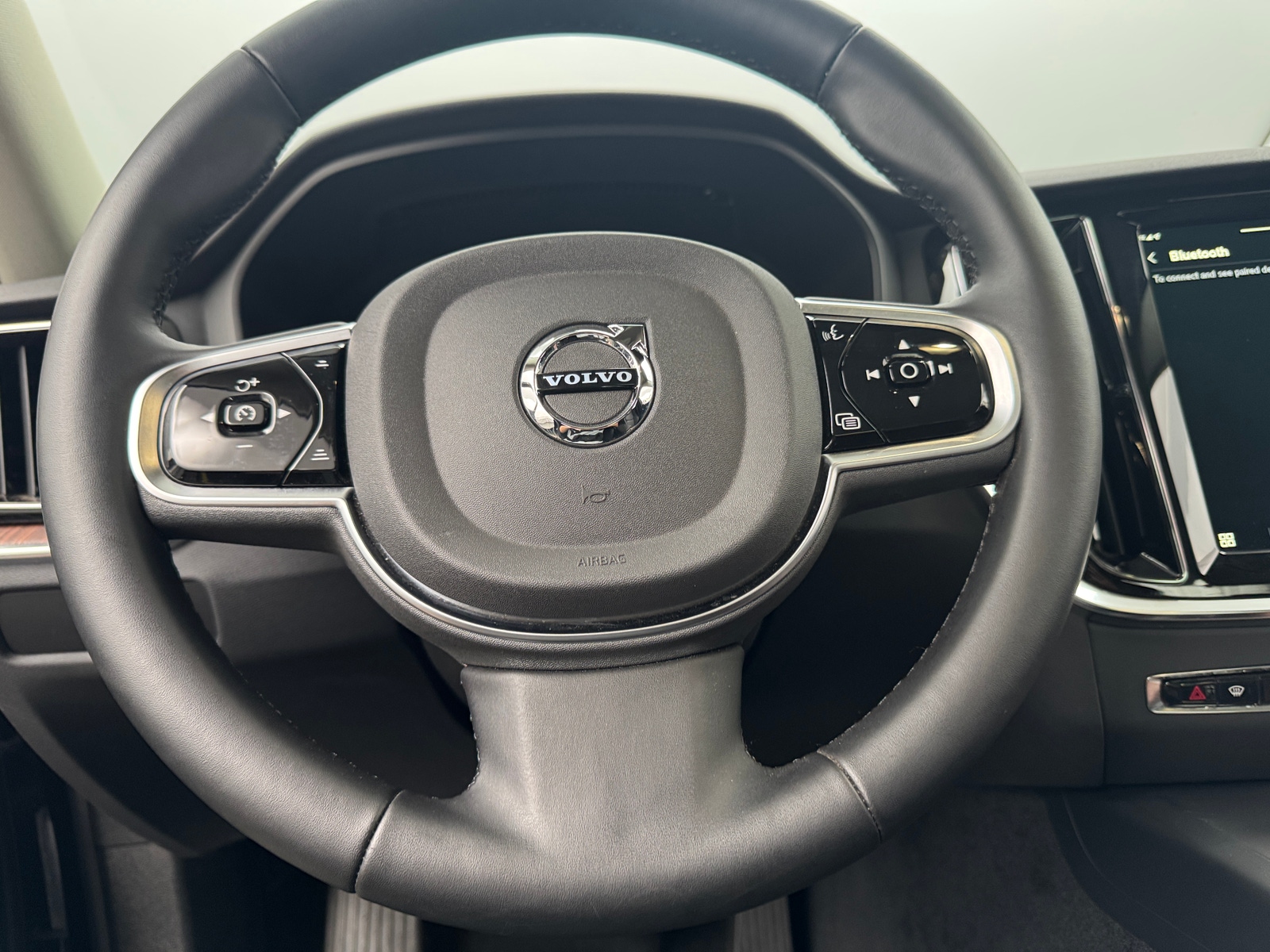 Thumbnail: 2025 Volvo S60 - 4