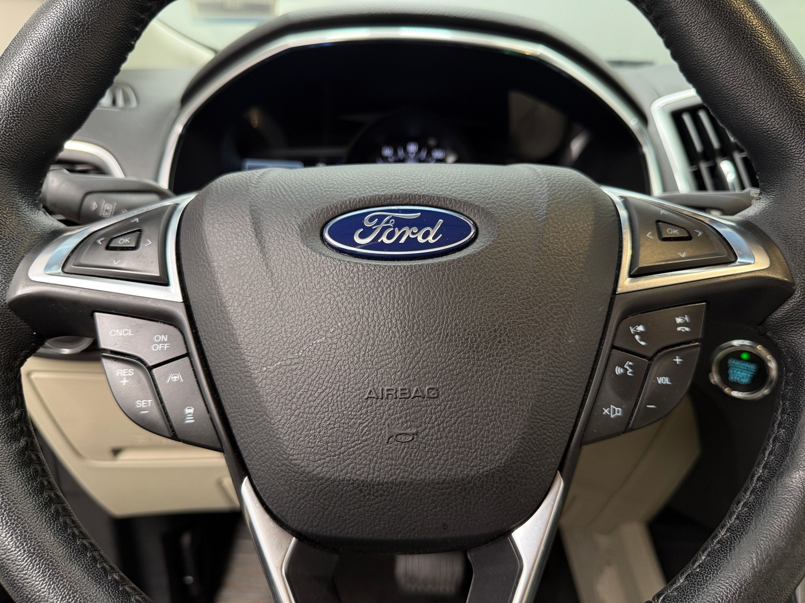 Thumbnail: 2020 Ford Edge - 4